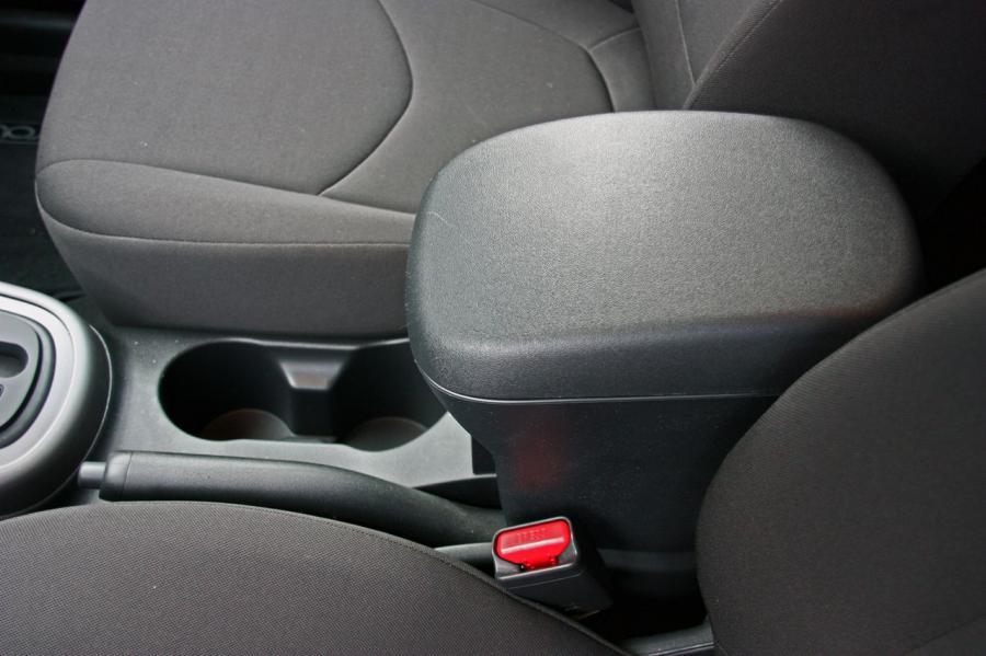  Kia Soul 2010 года  (фото 17 из 49)
